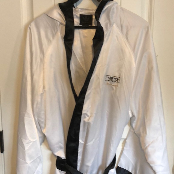 Muhammad Ali Boxing Robe - Picture 5 of 12